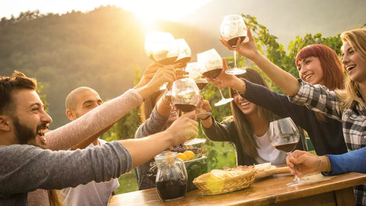 🍷 Disfruta el fin de semana largo de Semana Santa, momento perfecto para un buen vino