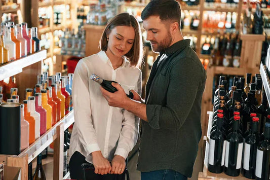 Cómo elegir el vino perfecto para tu cena de amigos