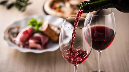 Fiestas Patrias: celebra con vino y accesorios que marcan la diferencia