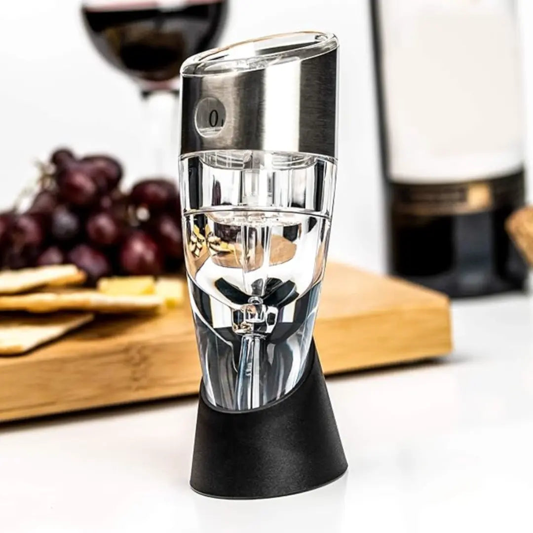 Decantador de vino ajustable con base y funda de terciopelo, presentado en caja de regalo. Perfecto para amantes del vino.