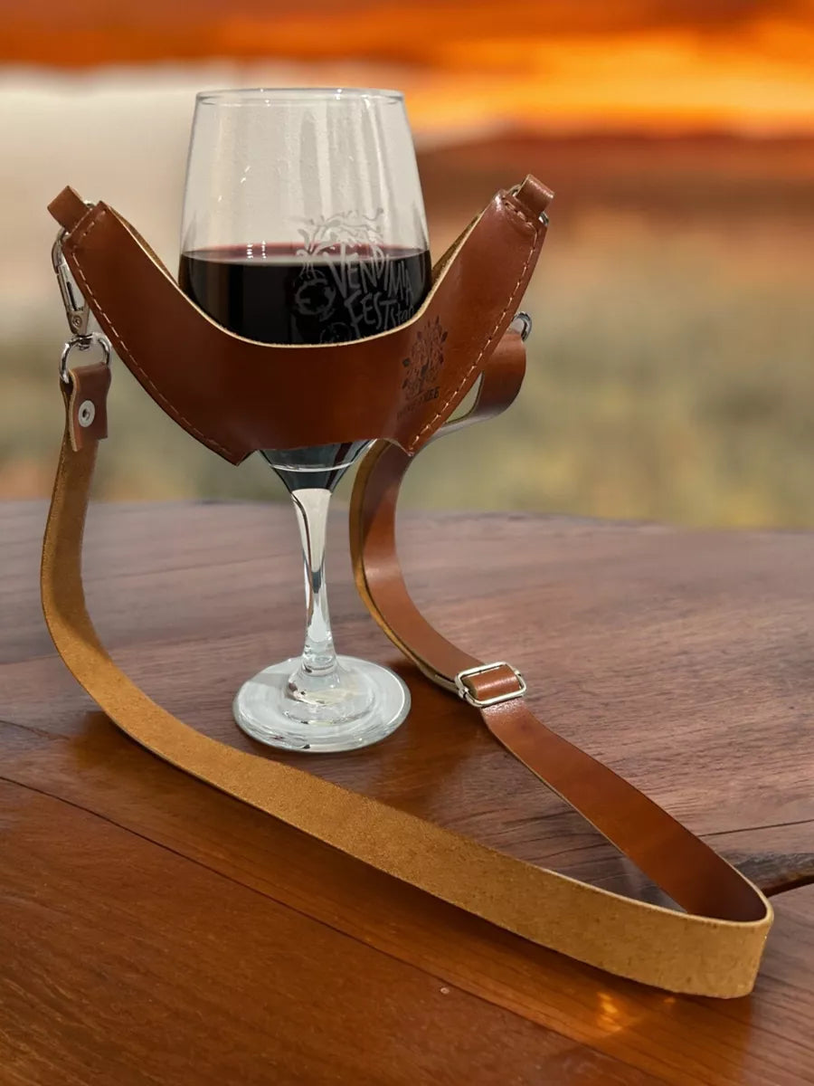 Porta Copas de Cuero Marrón – Manos Libres para Catas y Eventos