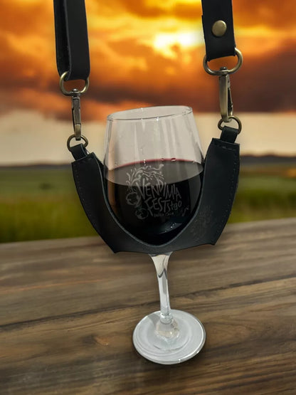 Porta Copas de Cuero para Vino – Manos Libres y Elegancia