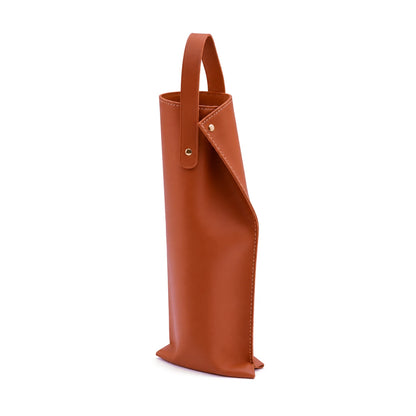 Café - Bolsa porta botella de vino de ecocuero color café, sobre fondo blanco