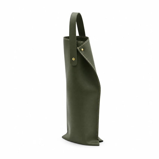 Bolsa para vino de ecocuero verde oliva con solapa cruzada, remaches de latón y asa