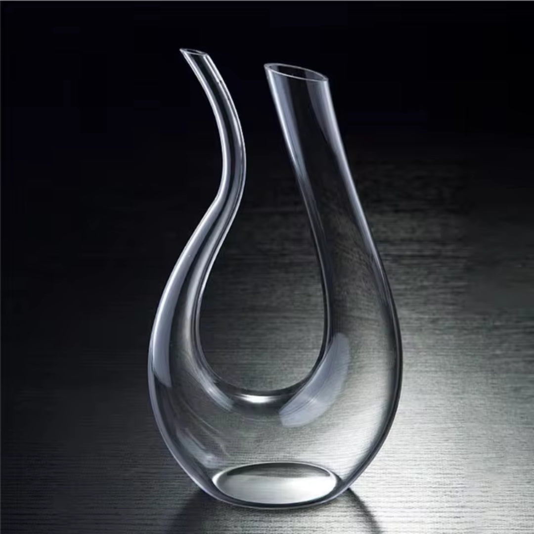 Decantador de Vino en Cristal Forma U – 1.5L Elegancia & Oxigenación