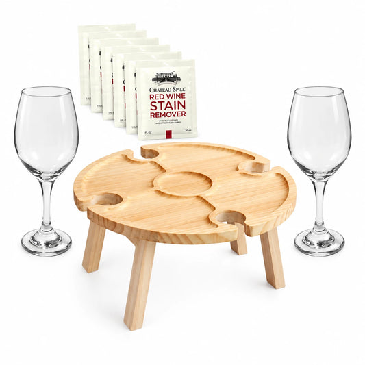 Set de picnic para vino: mesa plegable de madera, 2 copas de 385 cc y 6 toallitas quitamanchas, sobre fondo blanco